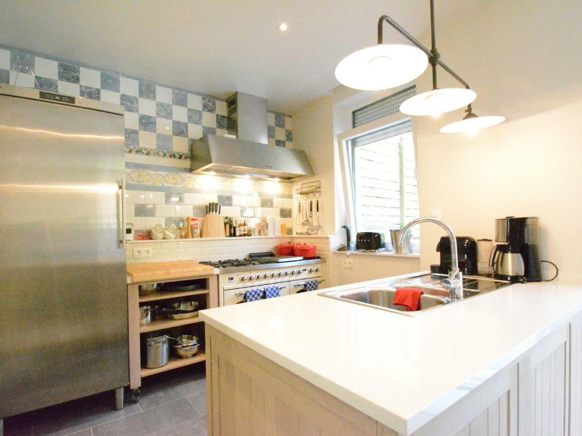 Large Townhouse With Pool Table Vila Bouillon Exterior foto