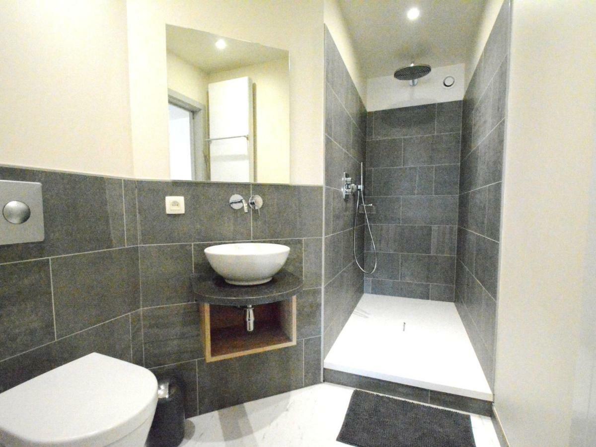 Large Townhouse With Pool Table Vila Bouillon Exterior foto